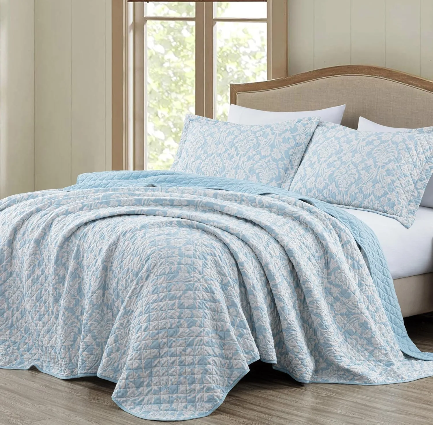 Chezmoi Collection Ivy Floral Medallion Quilt Set Queen Size, 3-Piece Blue/White Floral Printed Pre-Washed Reversible Microfiber Bedspread Set