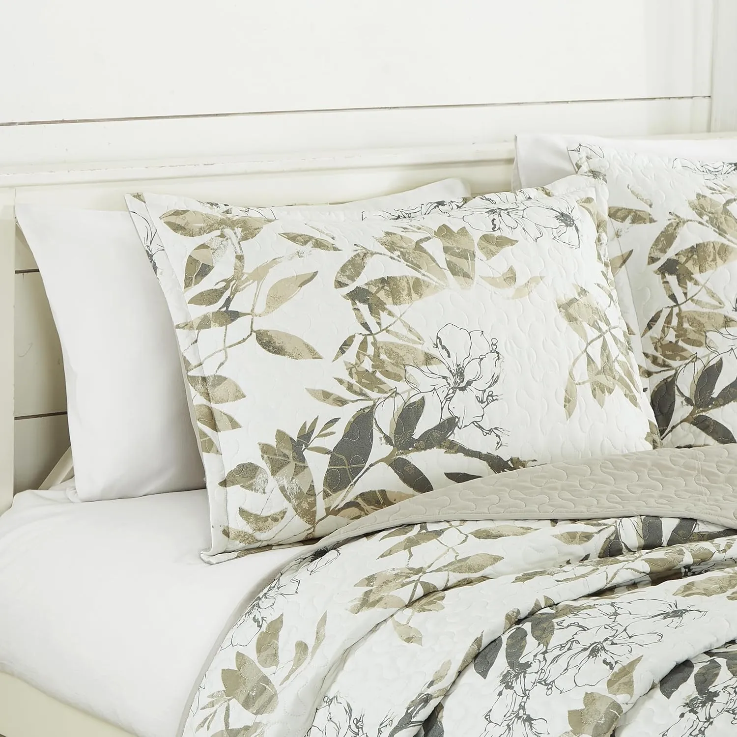 Chezmoi Collection Julia 3-Piece Floral Quilt Set Queen - Multicolor Taupe-Green Gray White Floral Leaves Printed Microfiber Lightweight Bedspread Set for All Season