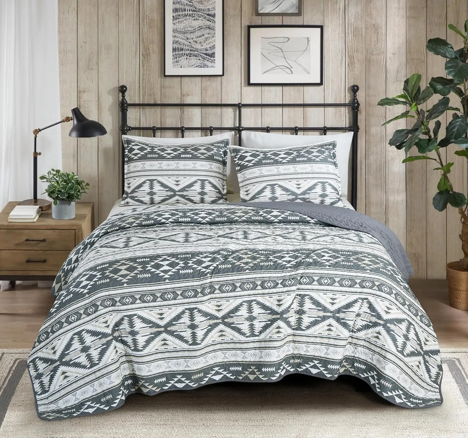 Chezmoi Collection Remy 3-Piece Southwestern Geometric Motif Quilt Set - Multicolor Gray White Light Brown Printed Microfiber Lightweight Quilted Bedspread Set, Queen (100" x 95")