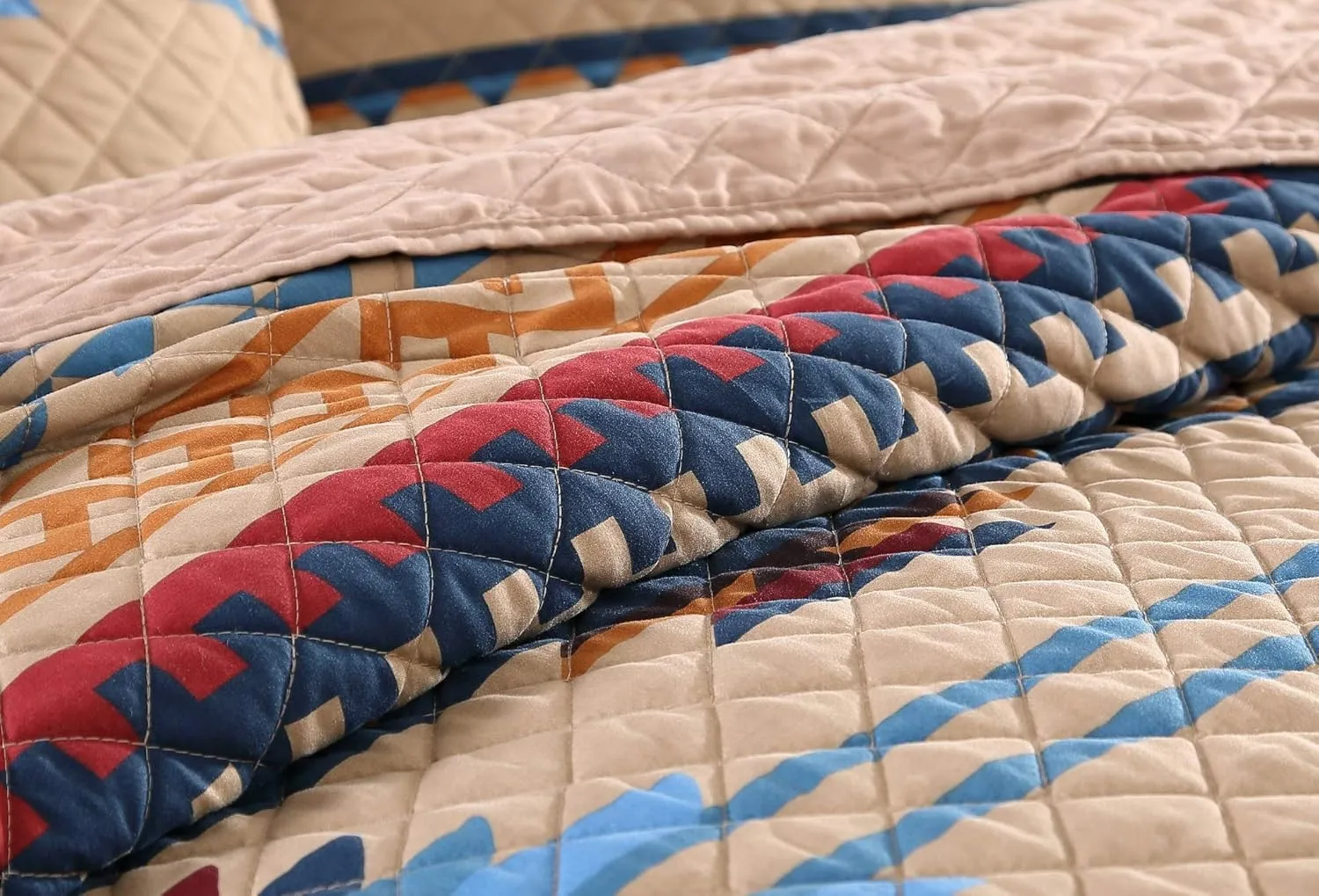 Chezmoi Collection Wyoming 3-Piece Southwestern Quilt Set - Geometric Tribal Multicolor Beige Brown Blue Red Printed Pre-Washed Microfiber Bedspread Set, King Size