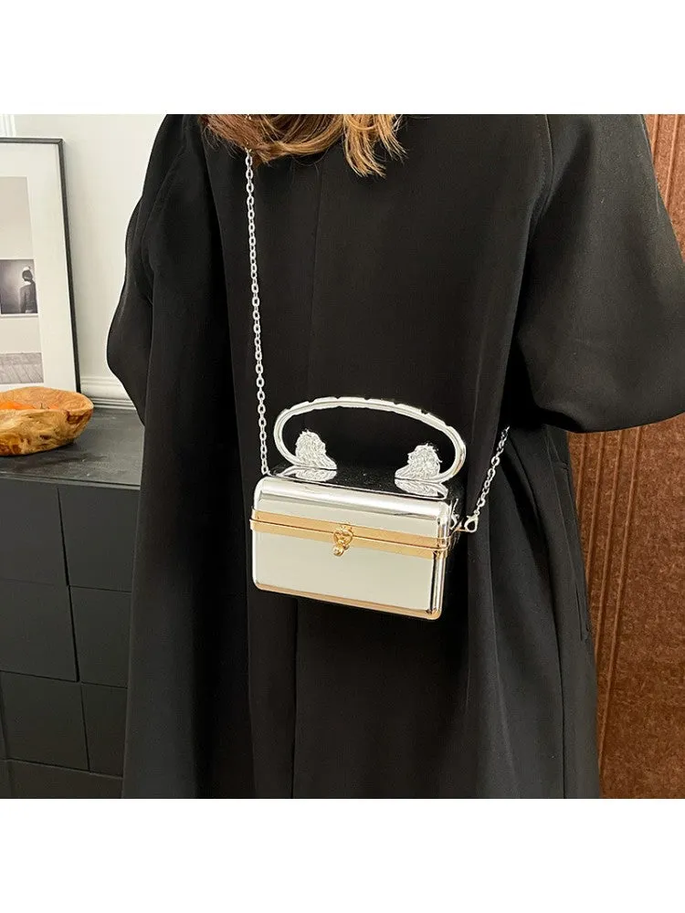 Chic and Versatile Shoulder Bag: Elevate Your Style!
