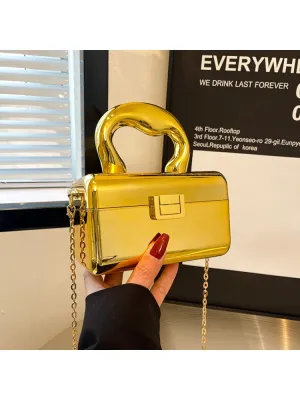 Chic and Versatile Shoulder Bag: Elevate Your Style!