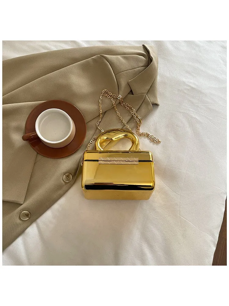 Chic and Versatile Shoulder Bag: Elevate Your Style!