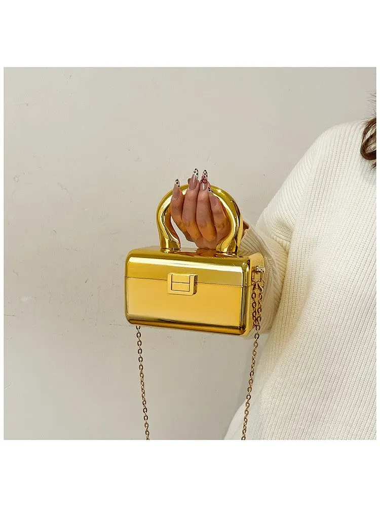 Chic and Versatile Shoulder Bag: Elevate Your Style!