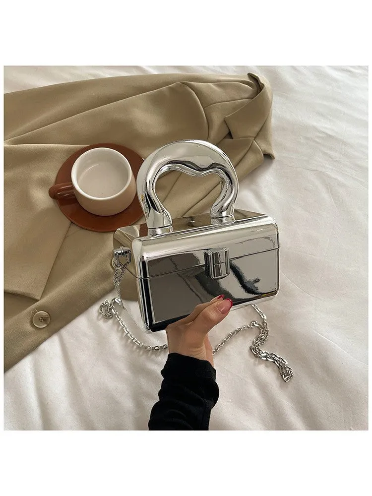 Chic and Versatile Shoulder Bag: Elevate Your Style!