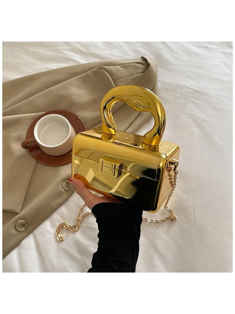 Chic and Versatile Shoulder Bag: Elevate Your Style!