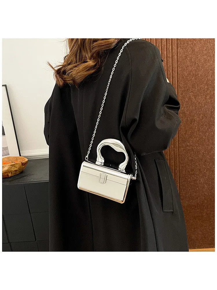 Chic and Versatile Shoulder Bag: Elevate Your Style!