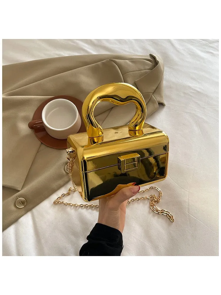 Chic and Versatile Shoulder Bag: Elevate Your Style!