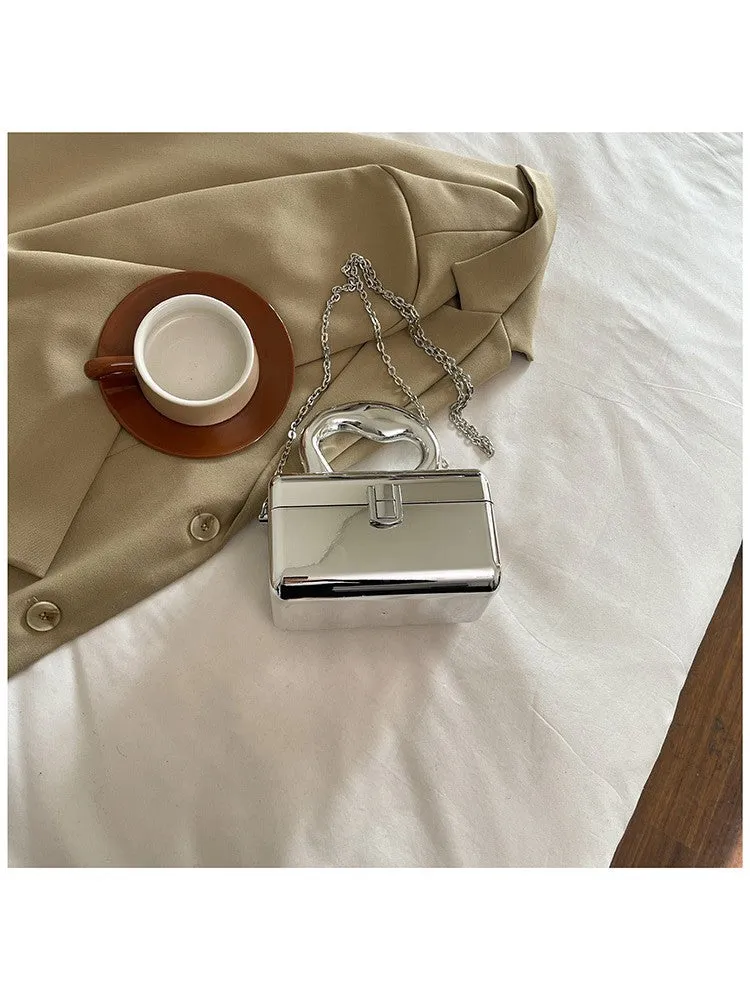 Chic and Versatile Shoulder Bag: Elevate Your Style!