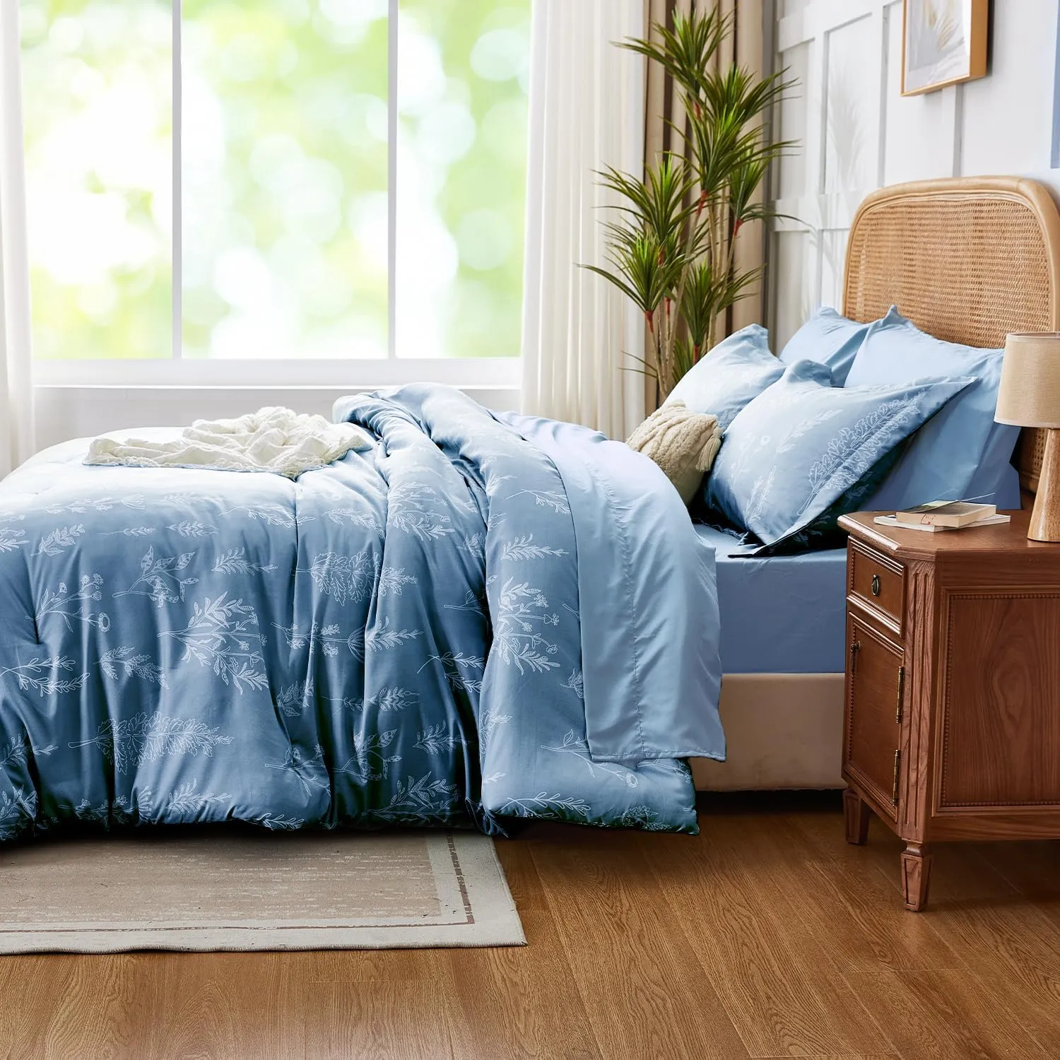 Floral Comforter Set Full Blue, Cute Flower Bed in a Bag Full Boho 7 Pieces, Soft Fluffy Bedding Sets with Comforter, Sheets, Pillowcases & Shams, All Season