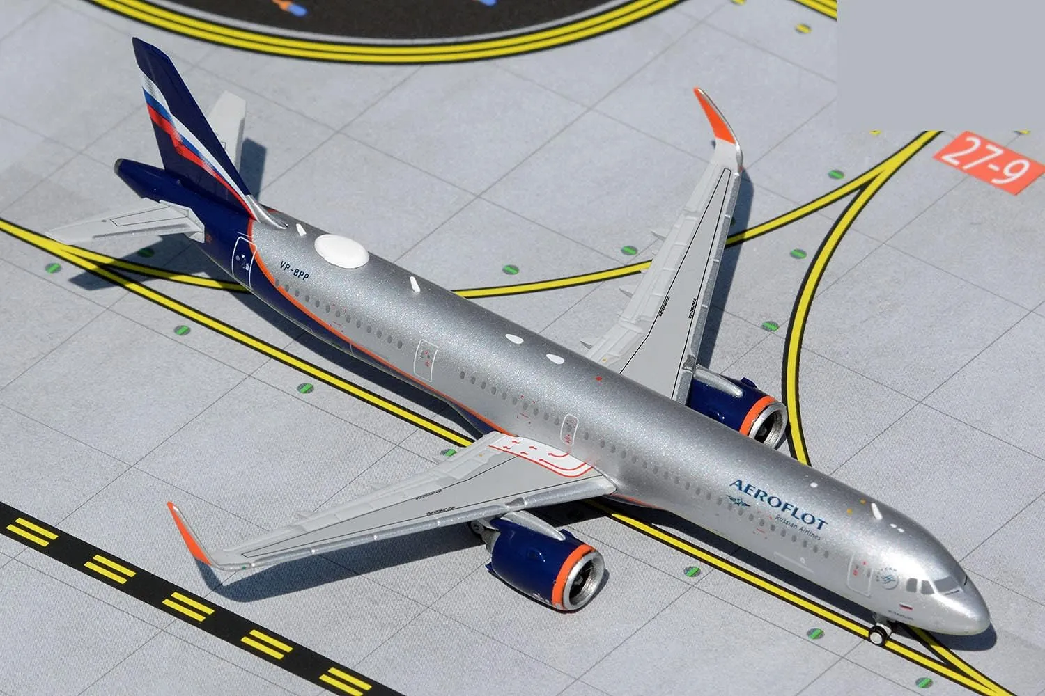 GeminiJets Airbus A321neo Commercial Aircraft Aeroflot Silver Metallic with Dark Blue Tail 1/400 Diecast Model Airplane