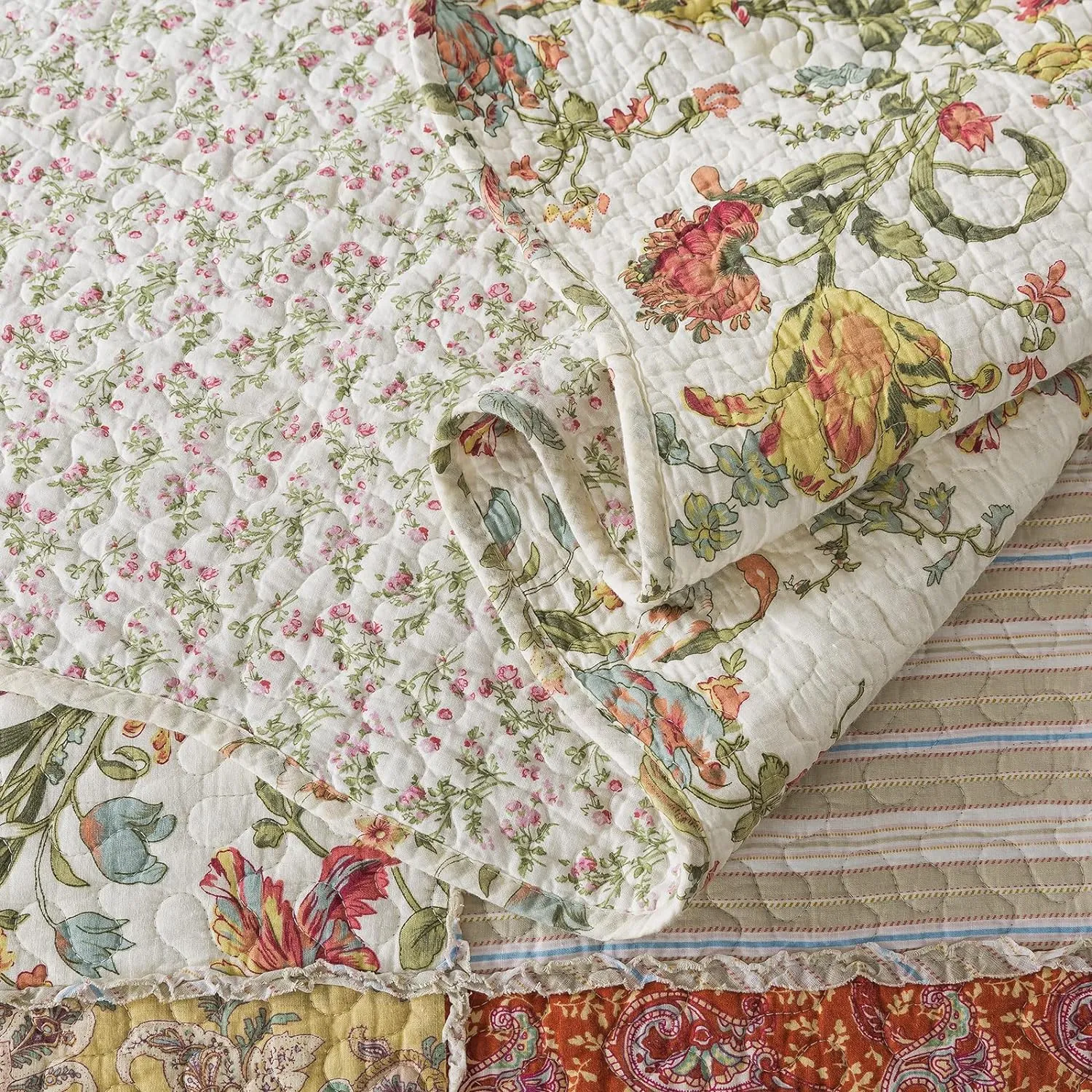 NEWLAKE Cotton Patchwork Bedspread, 3-Piece Bedding Quilt Set with Real Stitched Embroidery, Reversible Matelasse Bed Coverlet Set,Floral Paisley Grid with Lace,Queen Size