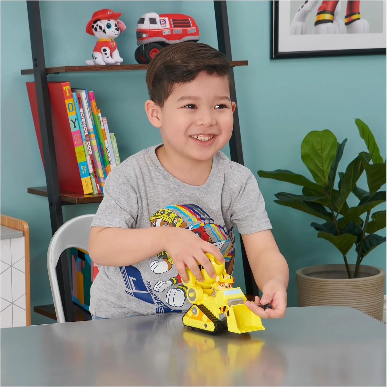 Paw Patrol, Rubble’s Deluxe Movie Transforming Toy Car with Collectible Action Figure, Kids’ Toys for Ages 3 and up