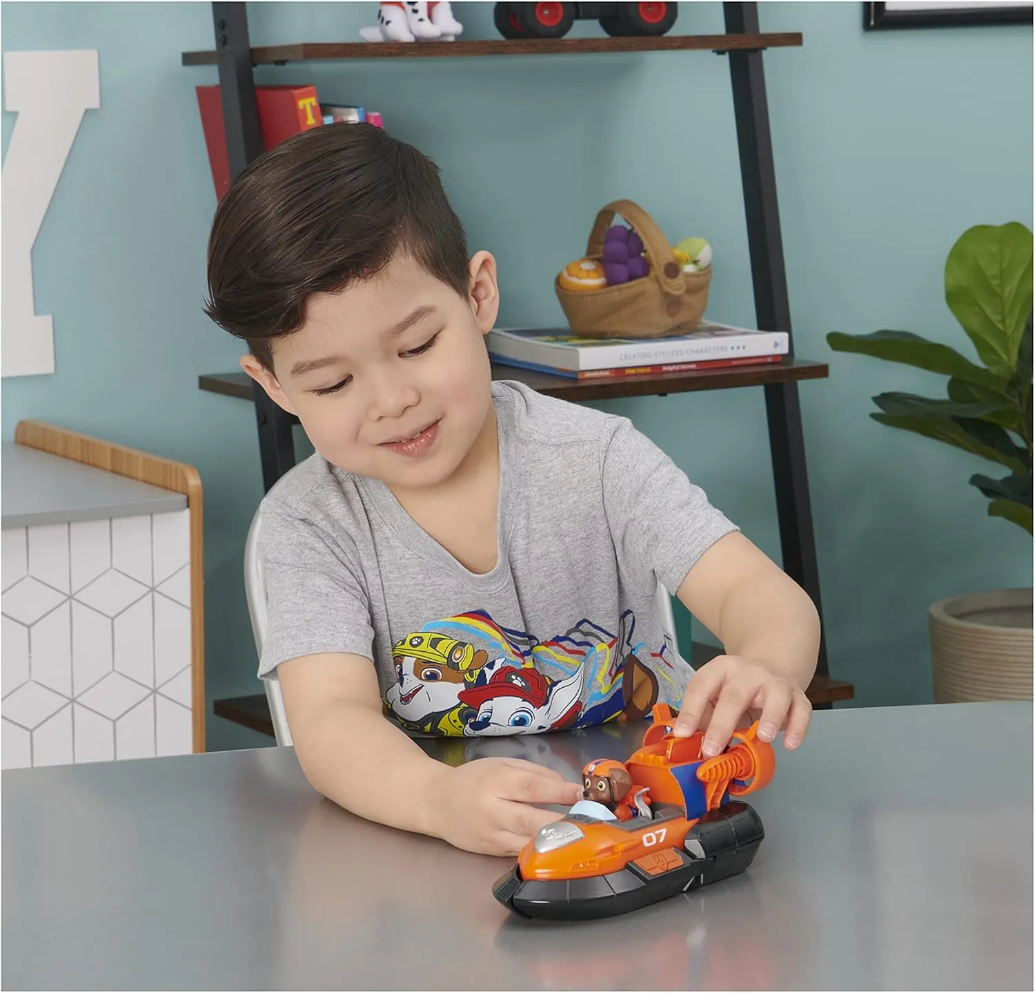 Paw Patrol, Zuma’s Deluxe Movie Transforming Toy Car with Collectible Action Figure, Kids Toys for Ages 3 and up