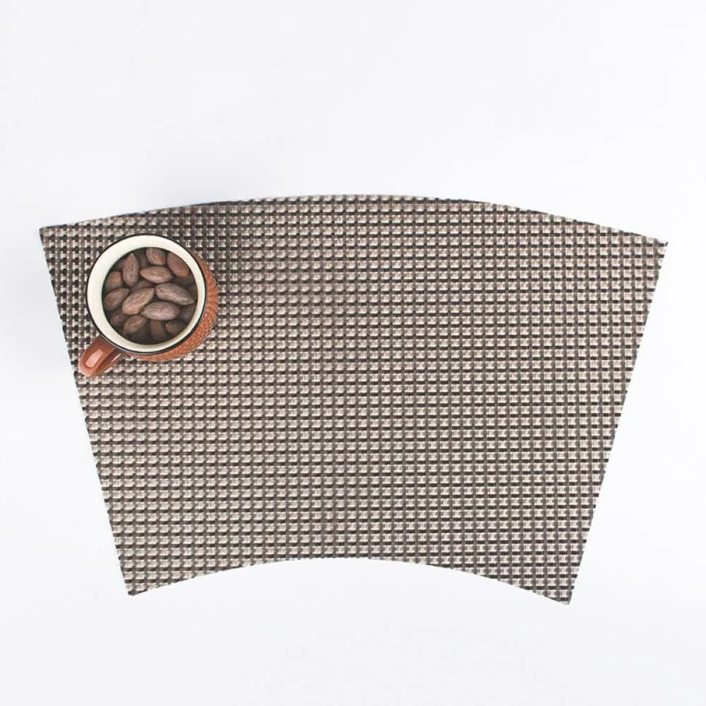 Place Mmats for Table，Placemats, Placemats Non Slip Heat-Resistant Placemats for Dining Table Set of 6,Easy to Clean Washable Kitchen Dinner Mats,Fan Shape Table Mats(Light Brown)