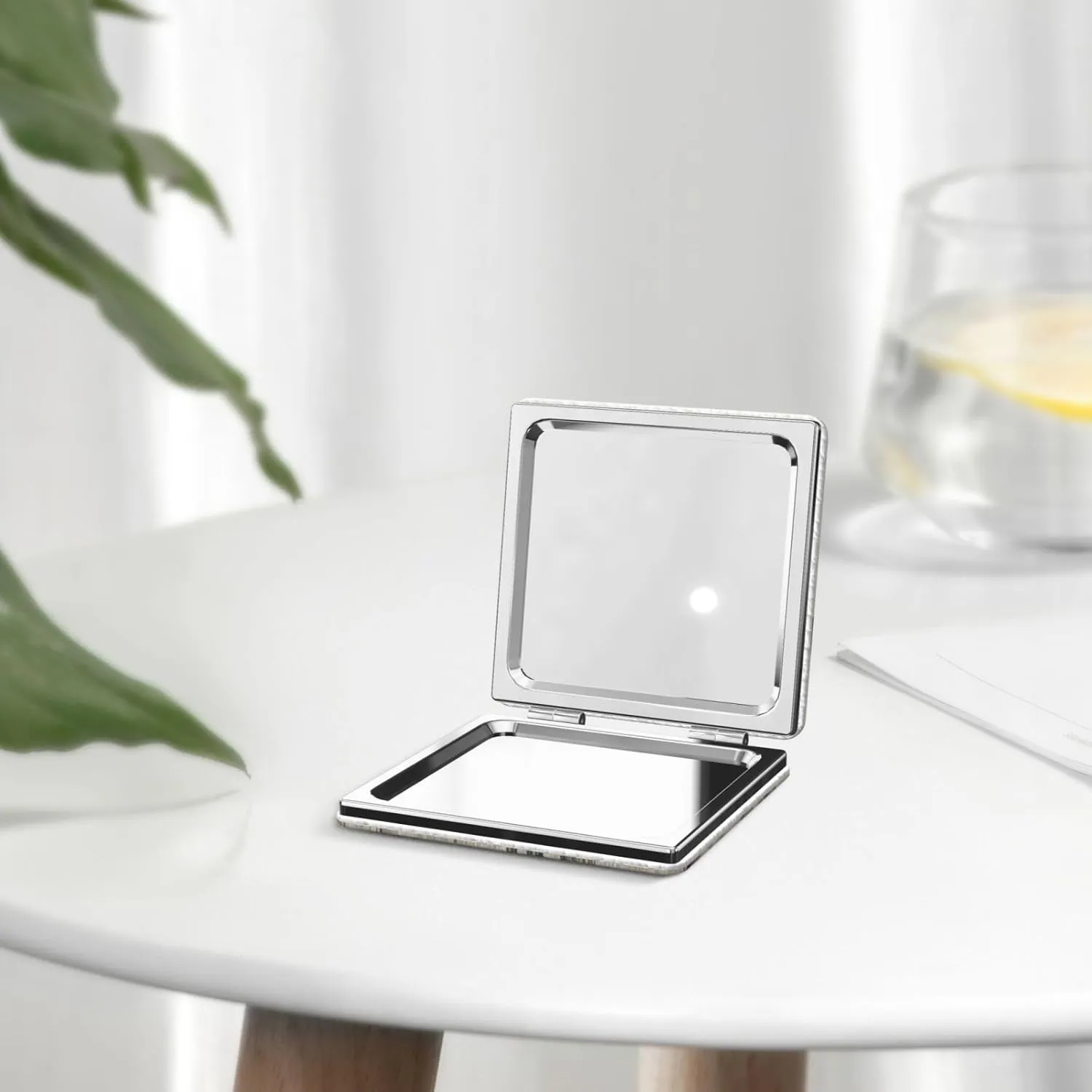 Rabbit Background Printed Square Pocket Makeup Mirror with 1X/2X Magnification, Portable Mini Travel Makeup Mirror for Travel Daily Work Beauty