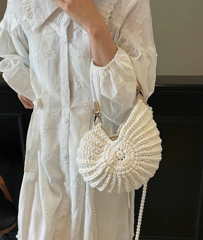 Solyinne Handwoven Fashion Seashell Bag for Woman Shoulder Bag with Pearl Chain Summer Small Shell Crossbody Beach Bag
